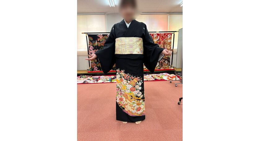 黒留袖試着　ブライダル結衣